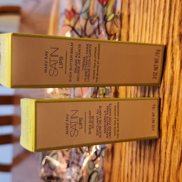 Satin Lips Sugar Scrub & Shea Butter with Berry Parfait Hand Cream & Lip Balm - Picture 3 of 3